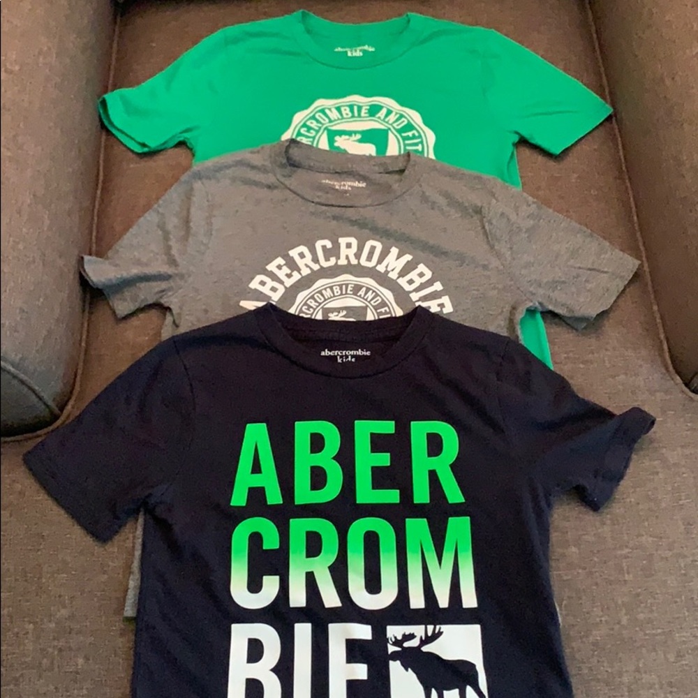 Lot of boys A&F kids shirts